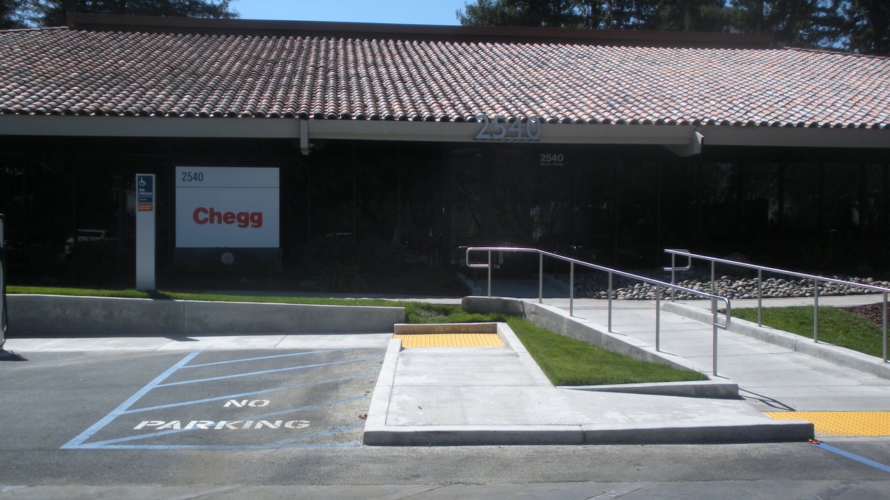 Trụ sở Chegg tại Santa Clara, California - công ty edtech từng là kỳ lân, lao đao vì Google AI Overviews