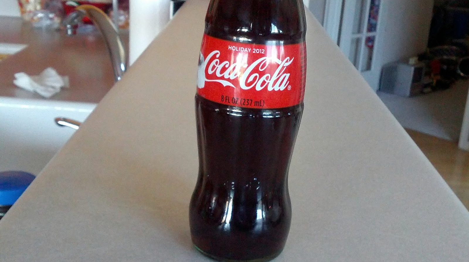 Chai Coca-Cola thủy tinh kinh điển