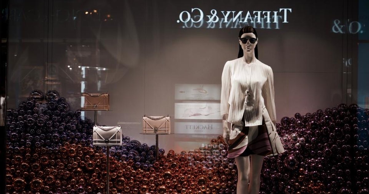 Dedicated editorial visual for Phygital vs O2O vs omnichannel: which level are you at?