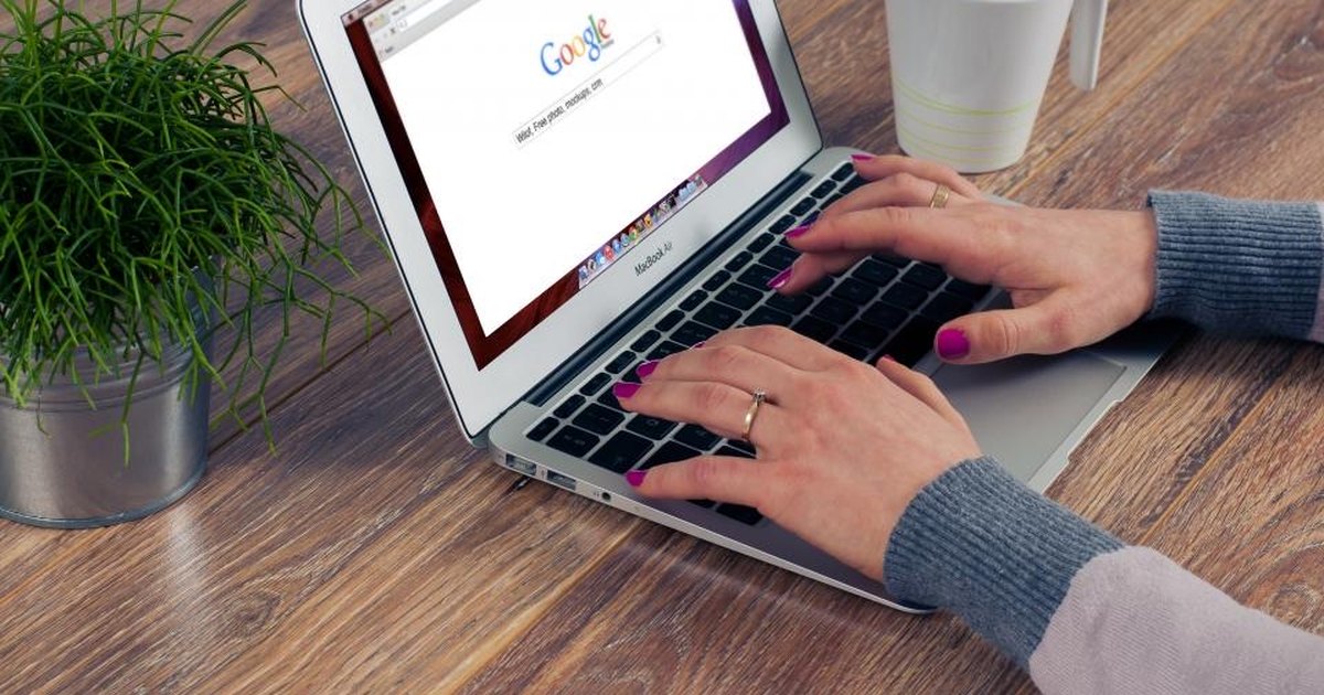 Hình minh họa riêng cho bài AI Overviews "nuốt" click: chỉ 1% người dùng bấm vào link được trích dẫn
