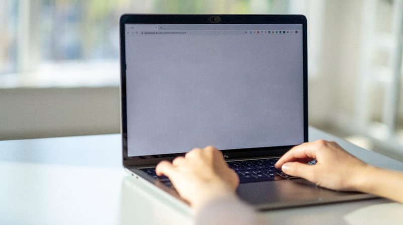 Cách làm website bằng AI Agent: web chạy thật trong 1 tuần